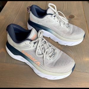 Hoka Women’s Bondi 7 - size 7